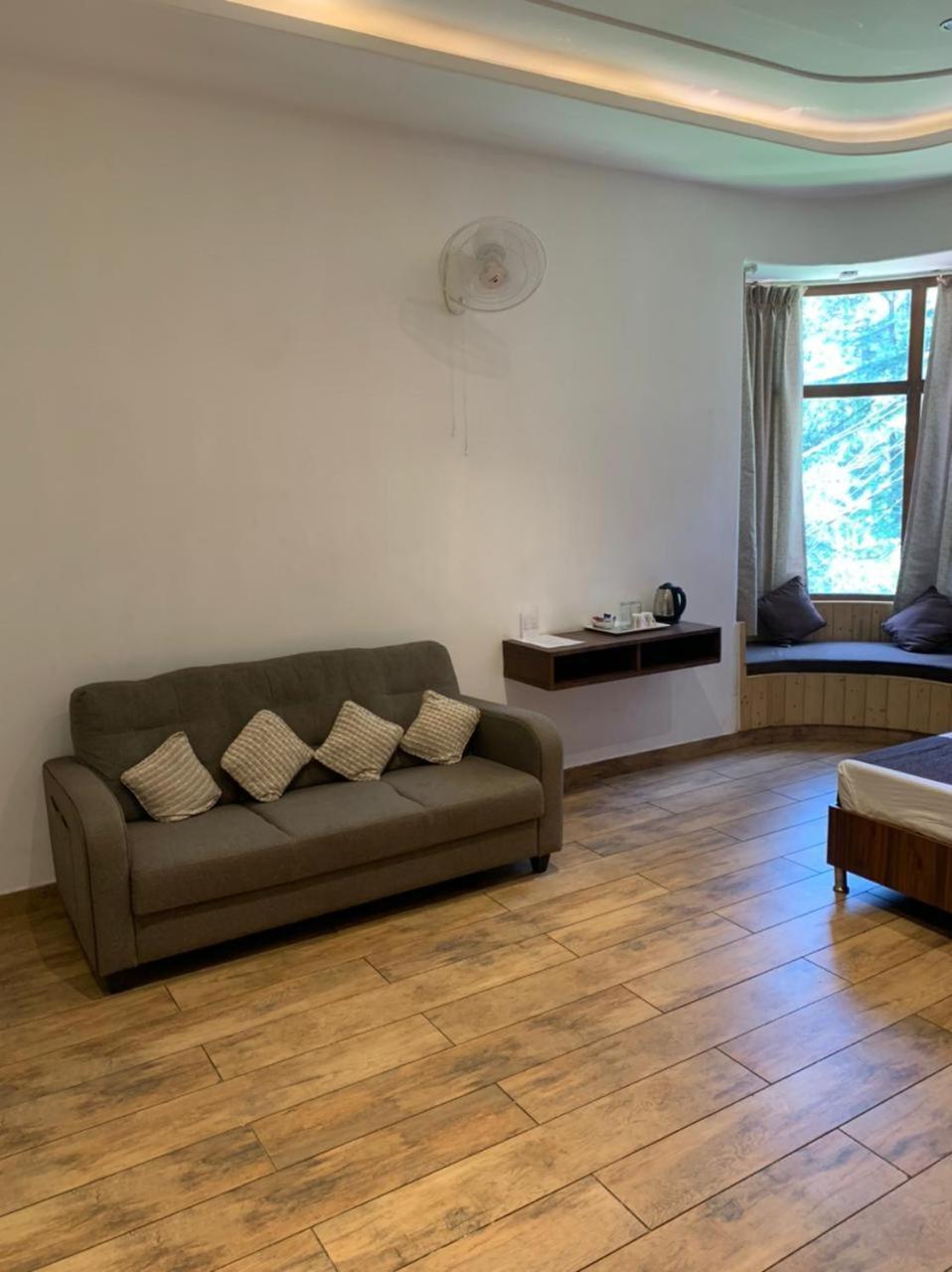 שימלה The Hill Crest Inn מראה חיצוני תמונה