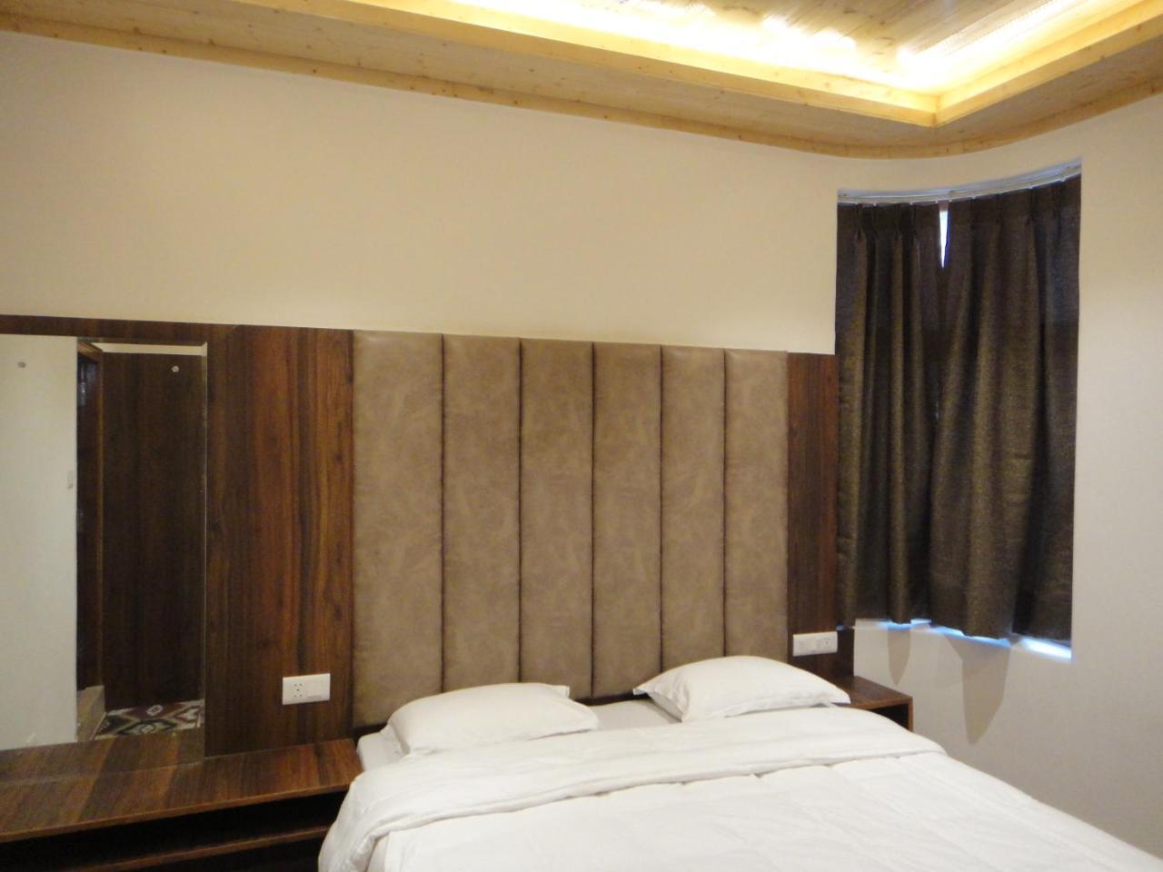 שימלה The Hill Crest Inn מראה חיצוני תמונה